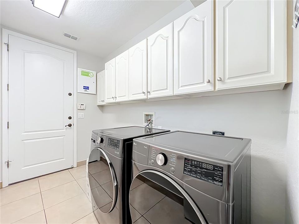 For Sale: $635,000 (4 beds, 3 baths, 2575 Square Feet)
