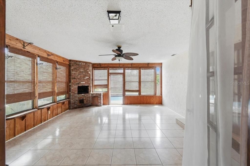 En Venta: $375,000 (3 camas, 2 baños, 2094 Pies cuadrados)