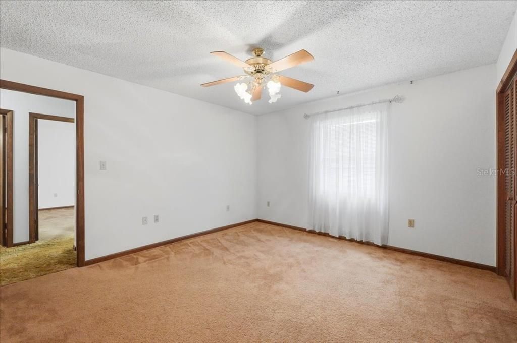 En Venta: $375,000 (3 camas, 2 baños, 2094 Pies cuadrados)