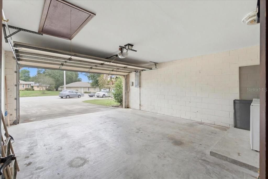 En Venta: $375,000 (3 camas, 2 baños, 2094 Pies cuadrados)