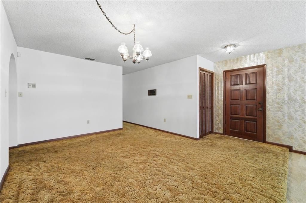 En Venta: $375,000 (3 camas, 2 baños, 2094 Pies cuadrados)