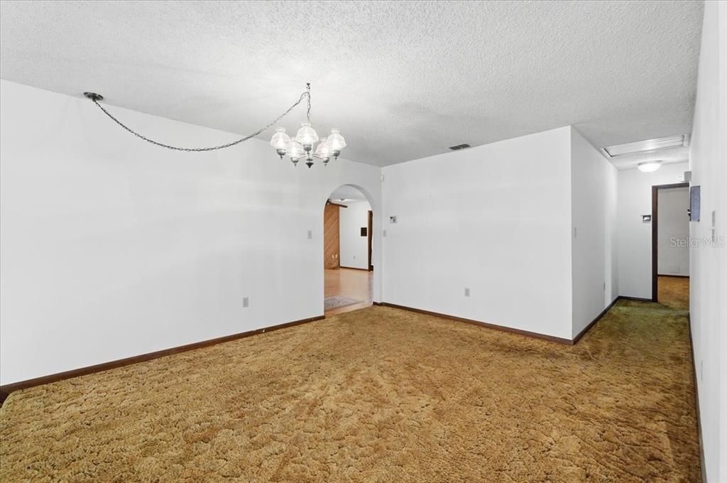 En Venta: $375,000 (3 camas, 2 baños, 2094 Pies cuadrados)
