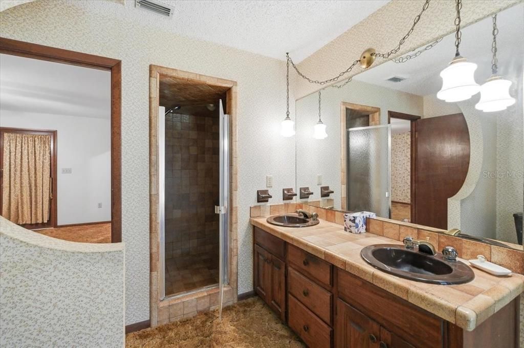 En Venta: $375,000 (3 camas, 2 baños, 2094 Pies cuadrados)