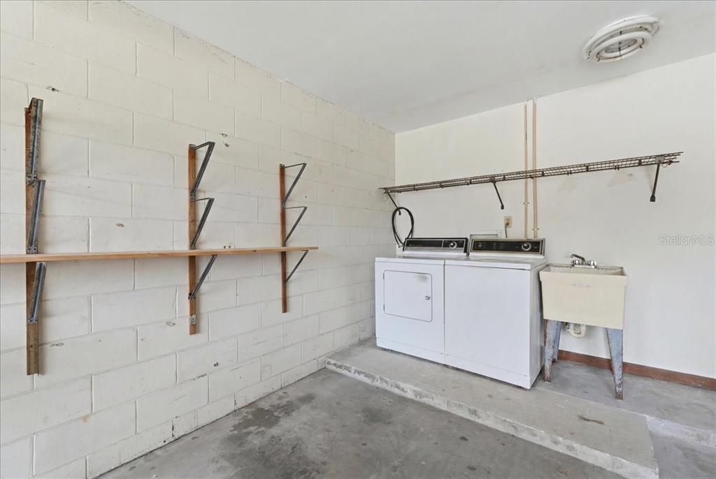 En Venta: $375,000 (3 camas, 2 baños, 2094 Pies cuadrados)