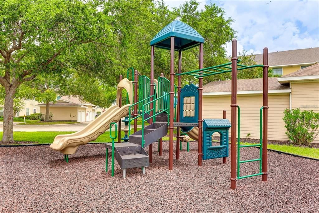 For Sale: $189,000 (2 beds, 2 baths, 1048 Square Feet)