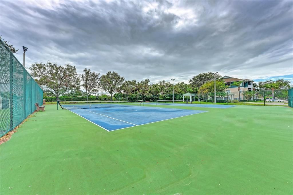 For Sale: $189,000 (2 beds, 2 baths, 1048 Square Feet)