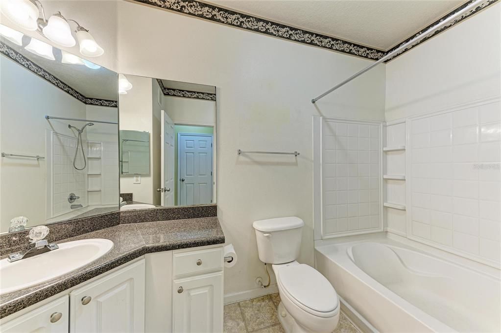 For Sale: $189,000 (2 beds, 2 baths, 1048 Square Feet)