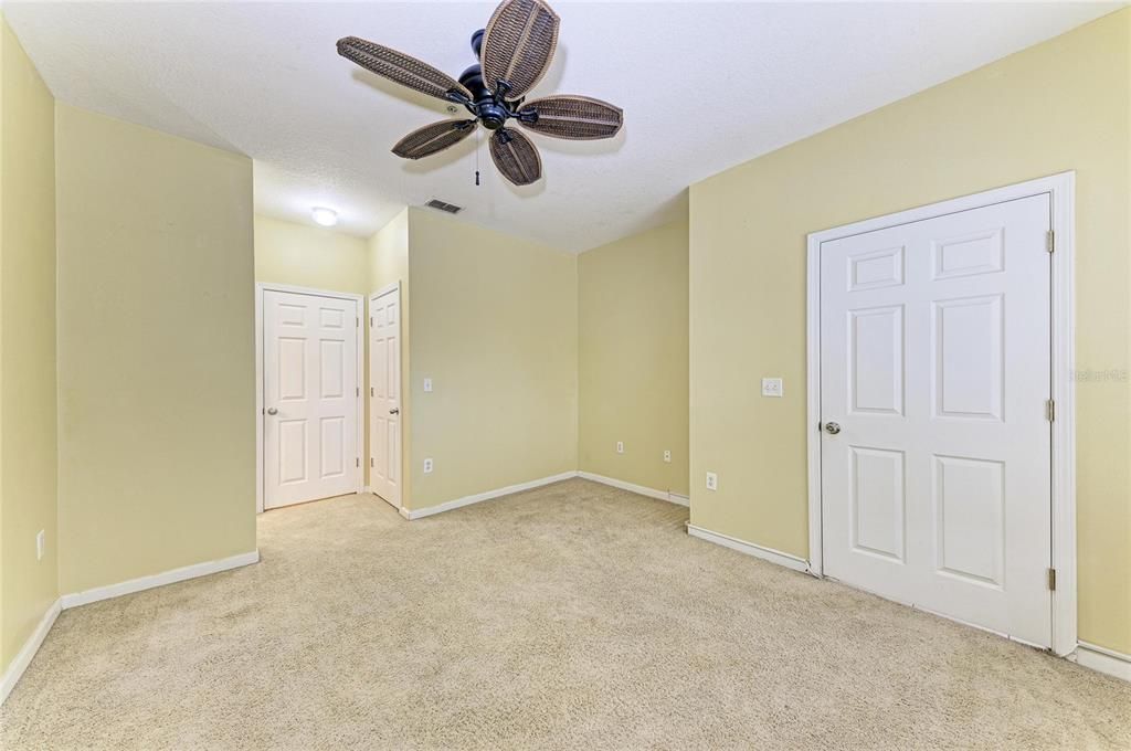 For Sale: $189,000 (2 beds, 2 baths, 1048 Square Feet)