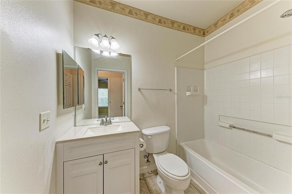 For Sale: $189,000 (2 beds, 2 baths, 1048 Square Feet)