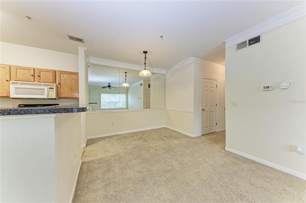 For Sale: $189,000 (2 beds, 2 baths, 1048 Square Feet)