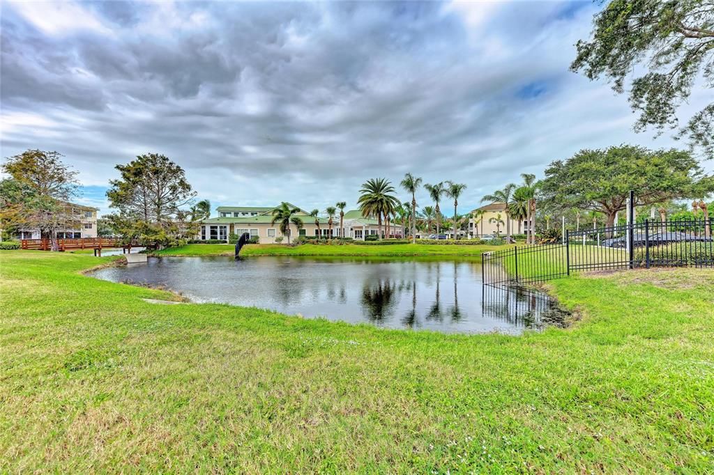 For Sale: $189,000 (2 beds, 2 baths, 1048 Square Feet)