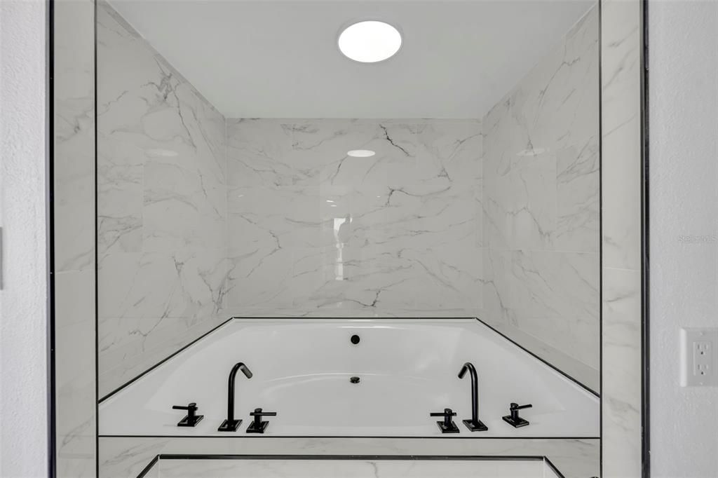For Rent: $8,800 (4 beds, 4 baths, 3423 Square Feet)