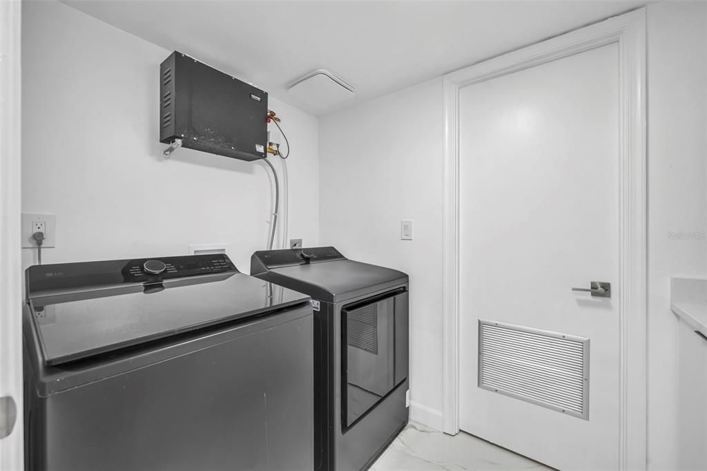 For Rent: $8,800 (4 beds, 4 baths, 3423 Square Feet)