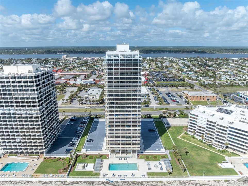 For Rent: $8,800 (4 beds, 4 baths, 3423 Square Feet)