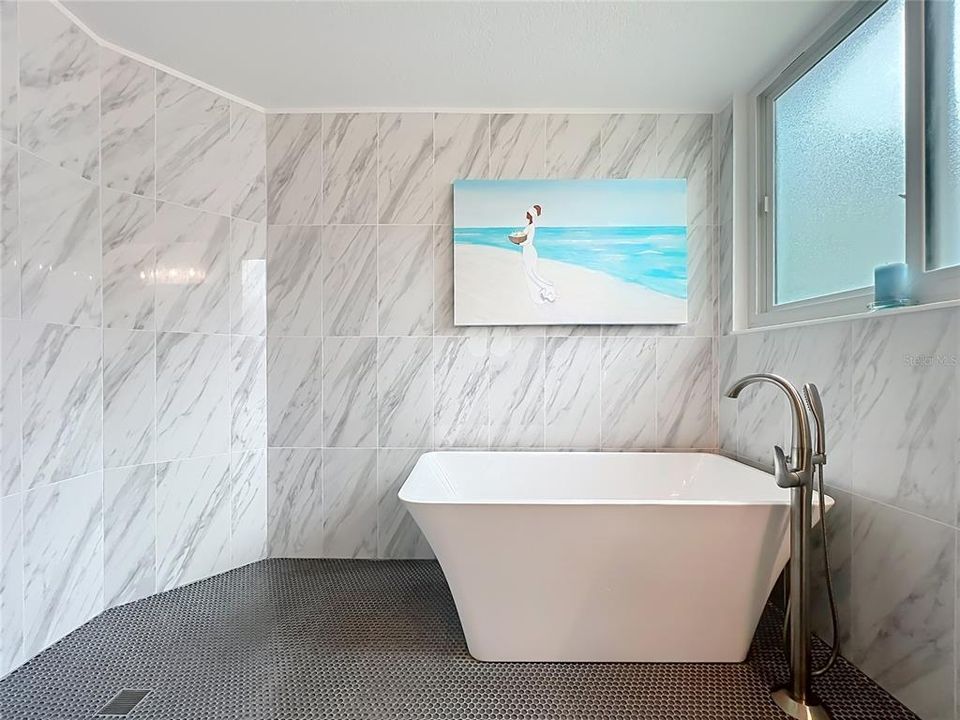 For Sale: $710,000 (4 beds, 2 baths, 2350 Square Feet)