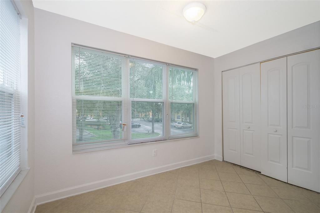For Rent: $1,450 (2 beds, 1 baths, 934 Square Feet)
