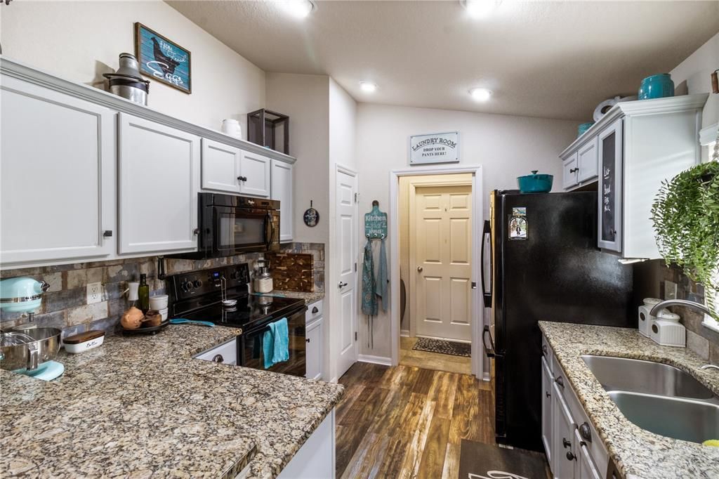 For Sale: $449,990 (3 beds, 2 baths, 2292 Square Feet)