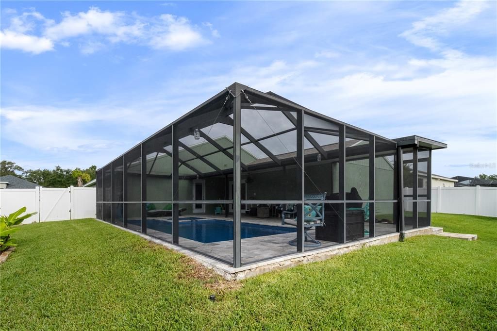 For Sale: $449,990 (3 beds, 2 baths, 2292 Square Feet)