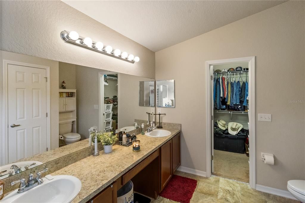 For Sale: $449,990 (3 beds, 2 baths, 2292 Square Feet)