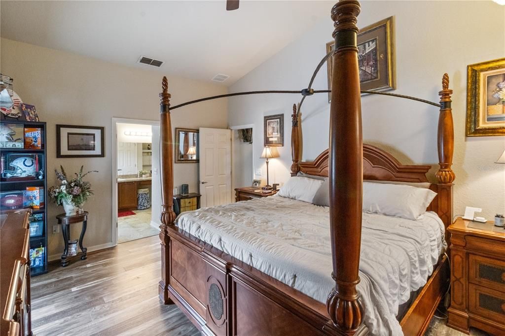 For Sale: $449,990 (3 beds, 2 baths, 2292 Square Feet)