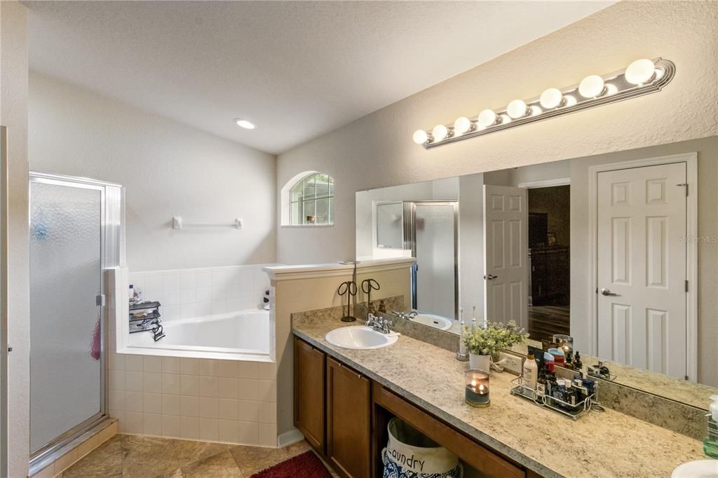 For Sale: $449,990 (3 beds, 2 baths, 2292 Square Feet)