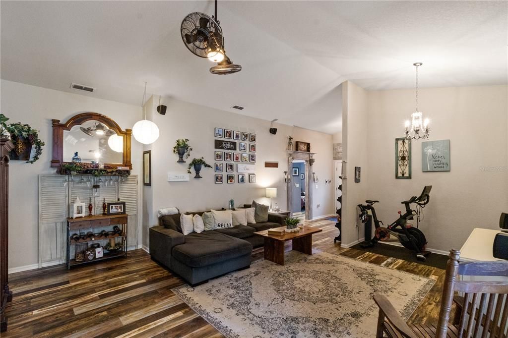 For Sale: $449,990 (3 beds, 2 baths, 2292 Square Feet)