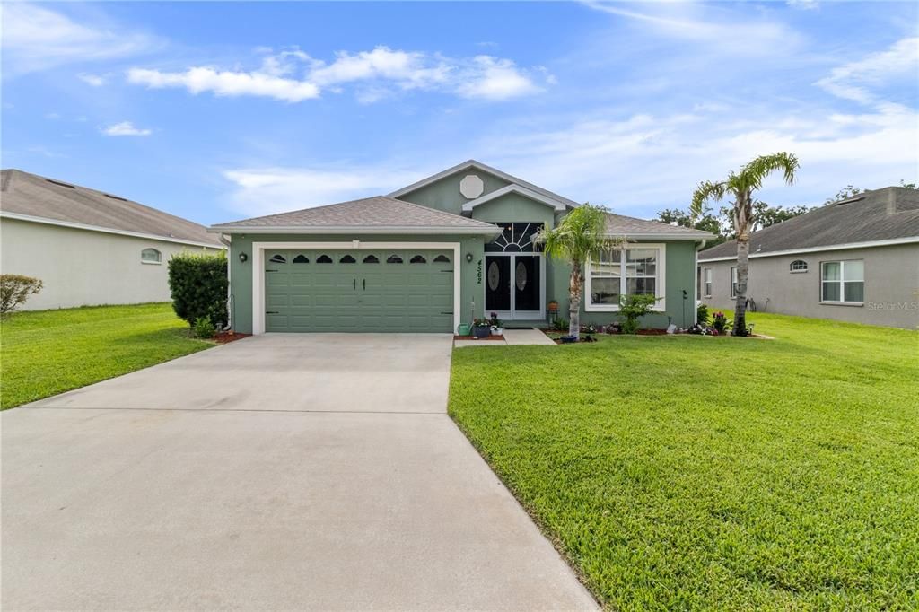 For Sale: $449,990 (3 beds, 2 baths, 2292 Square Feet)