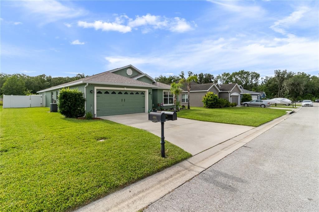 For Sale: $449,990 (3 beds, 2 baths, 2292 Square Feet)