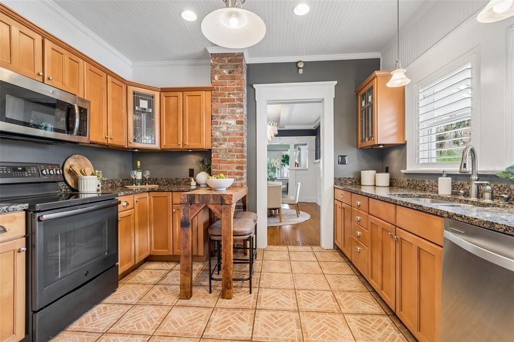 For Sale: $1,250,000 (3 beds, 3 baths, 2114 Square Feet)