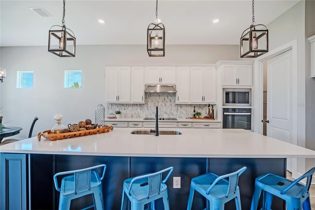 For Sale: $412,214 (2 beds, 2 baths, 2116 Square Feet)