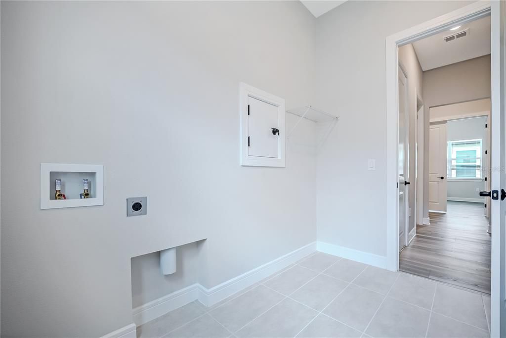 For Sale: $412,214 (2 beds, 2 baths, 2116 Square Feet)