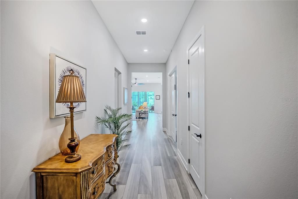 For Sale: $412,214 (2 beds, 2 baths, 2116 Square Feet)