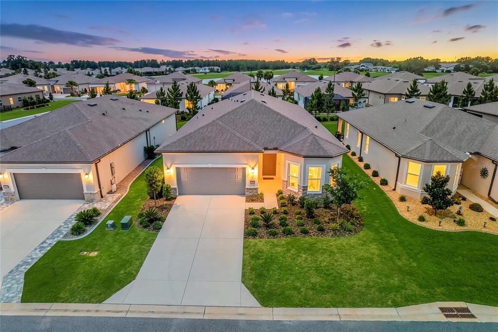 For Sale: $412,214 (2 beds, 2 baths, 2116 Square Feet)