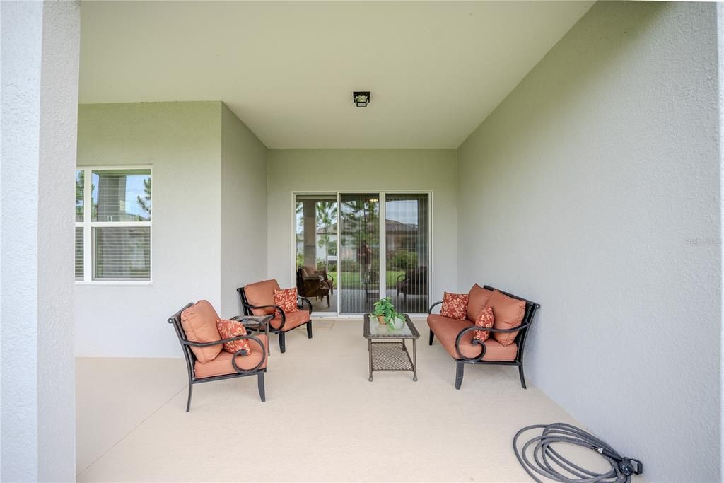 For Sale: $412,214 (2 beds, 2 baths, 2116 Square Feet)