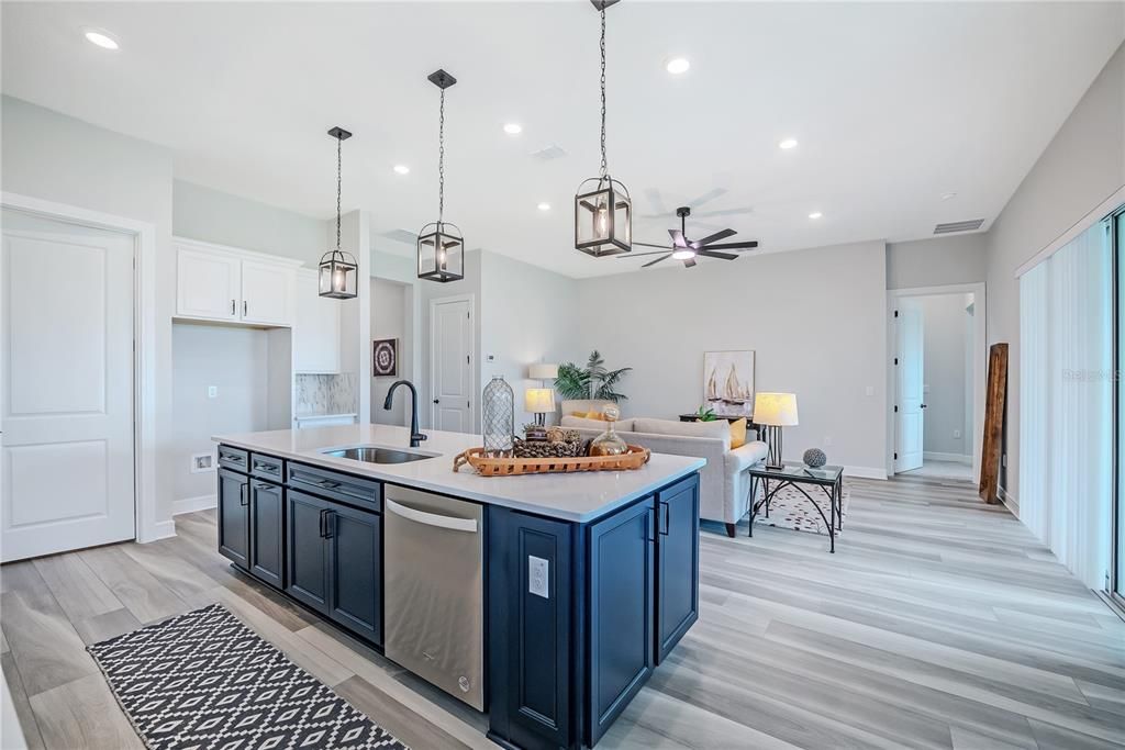 For Sale: $412,214 (2 beds, 2 baths, 2116 Square Feet)