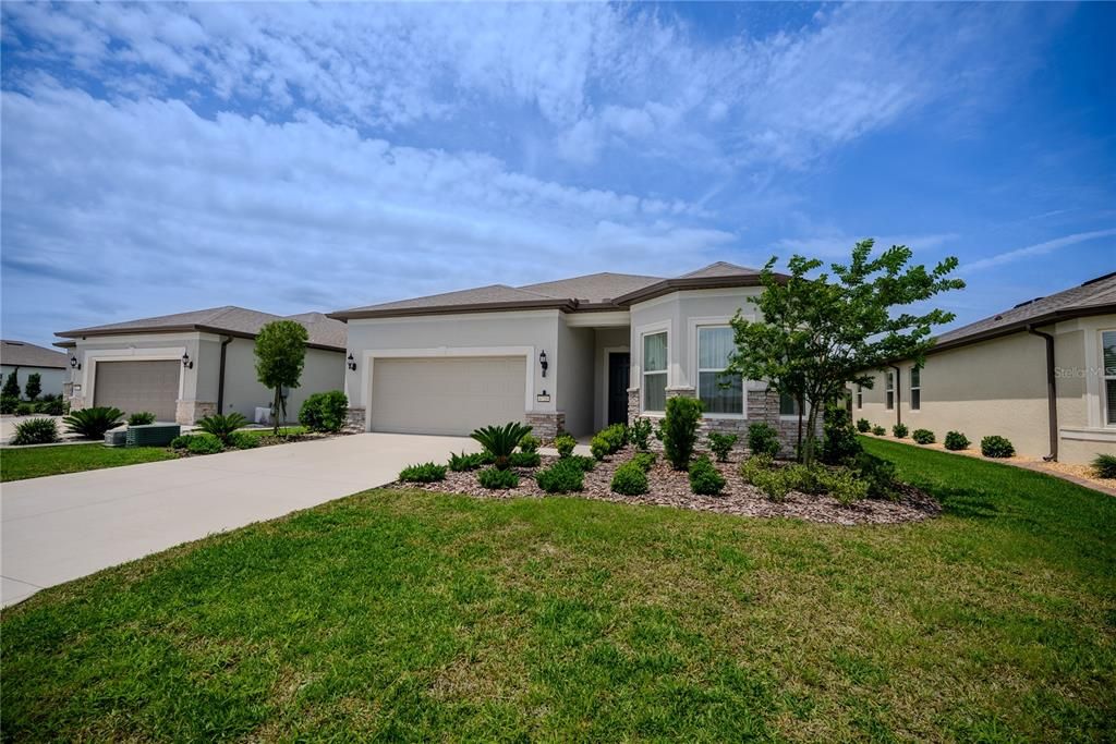 For Sale: $412,214 (2 beds, 2 baths, 2116 Square Feet)