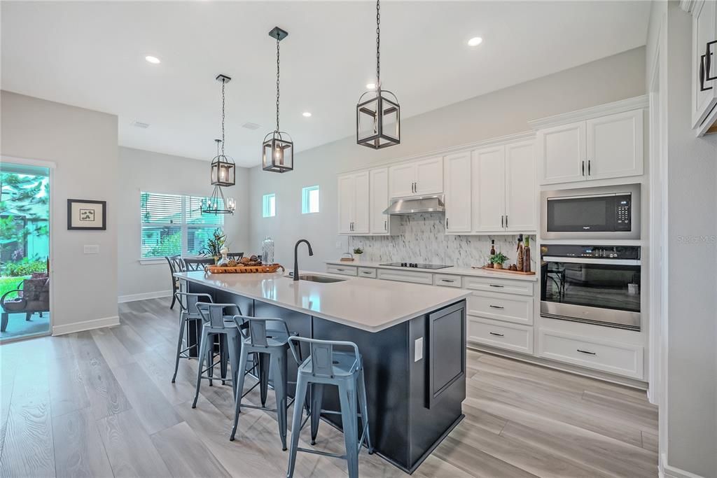 For Sale: $412,214 (2 beds, 2 baths, 2116 Square Feet)