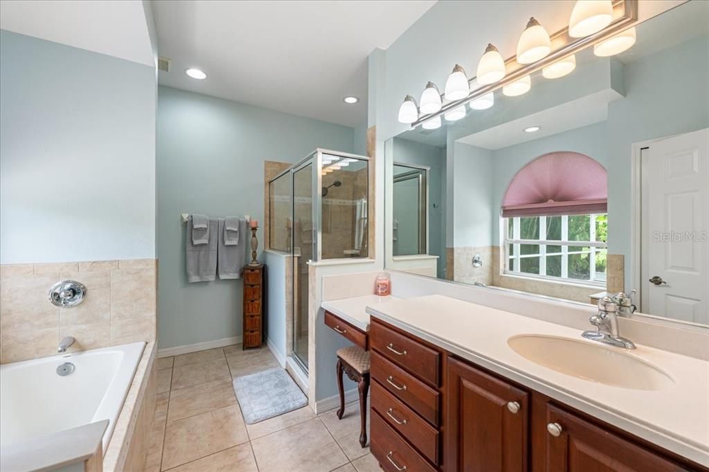 For Sale: $439,000 (3 beds, 2 baths, 1598 Square Feet)