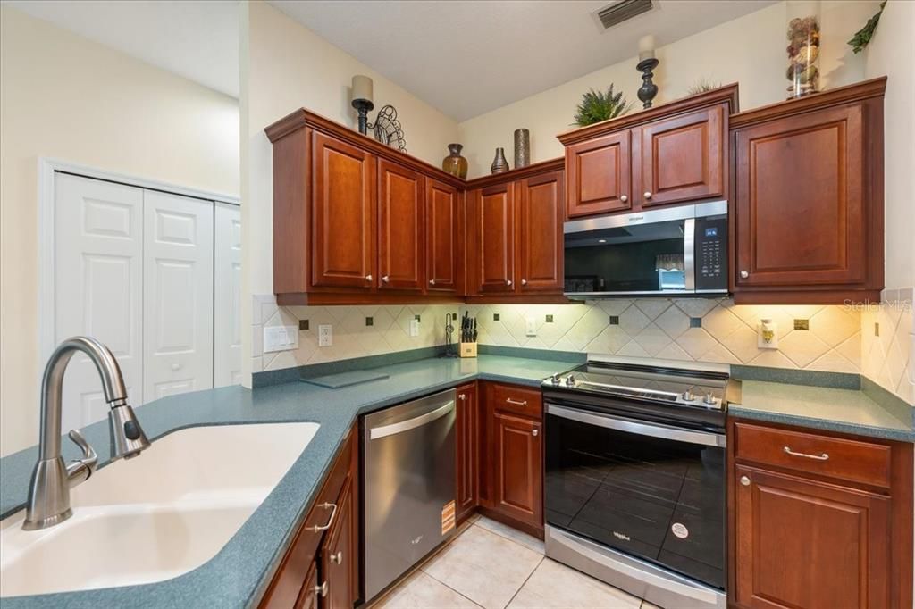 For Sale: $439,000 (3 beds, 2 baths, 1598 Square Feet)