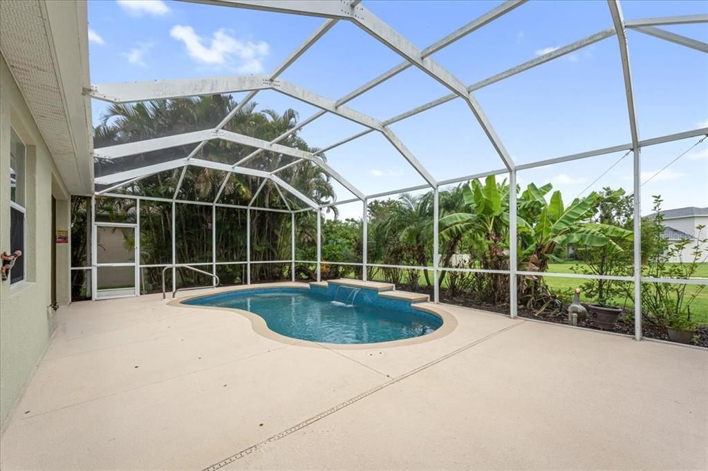 For Sale: $439,000 (3 beds, 2 baths, 1598 Square Feet)