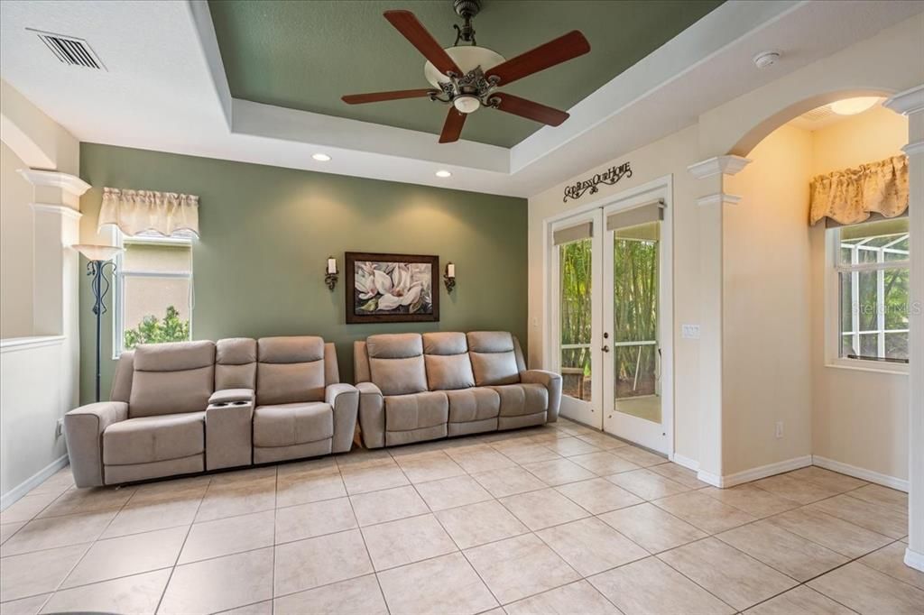For Sale: $439,000 (3 beds, 2 baths, 1598 Square Feet)