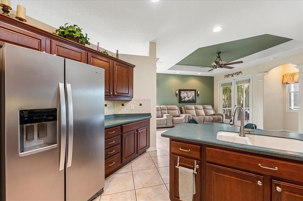 For Sale: $439,000 (3 beds, 2 baths, 1598 Square Feet)