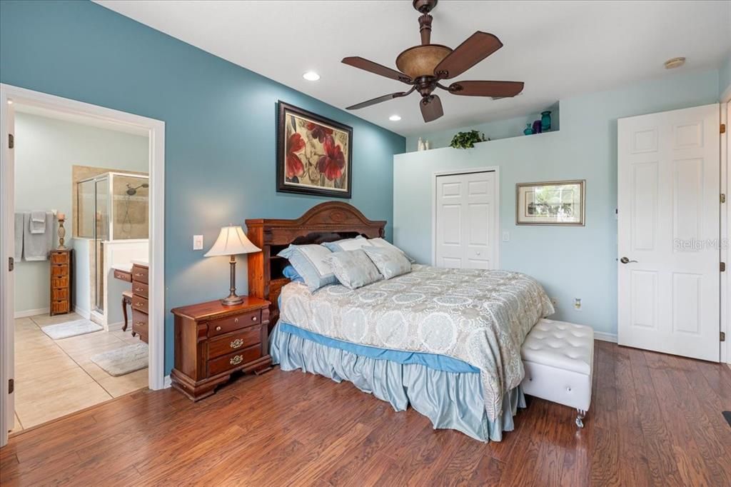 For Sale: $439,000 (3 beds, 2 baths, 1598 Square Feet)