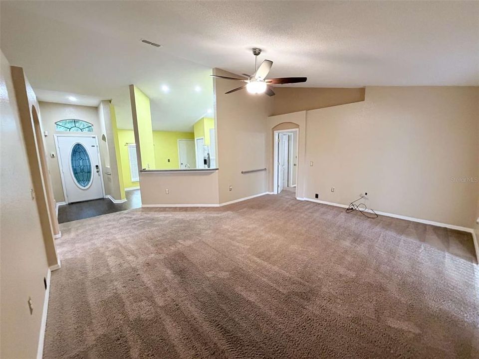 For Rent: $1,995 (3 beds, 2 baths, 1393 Square Feet)