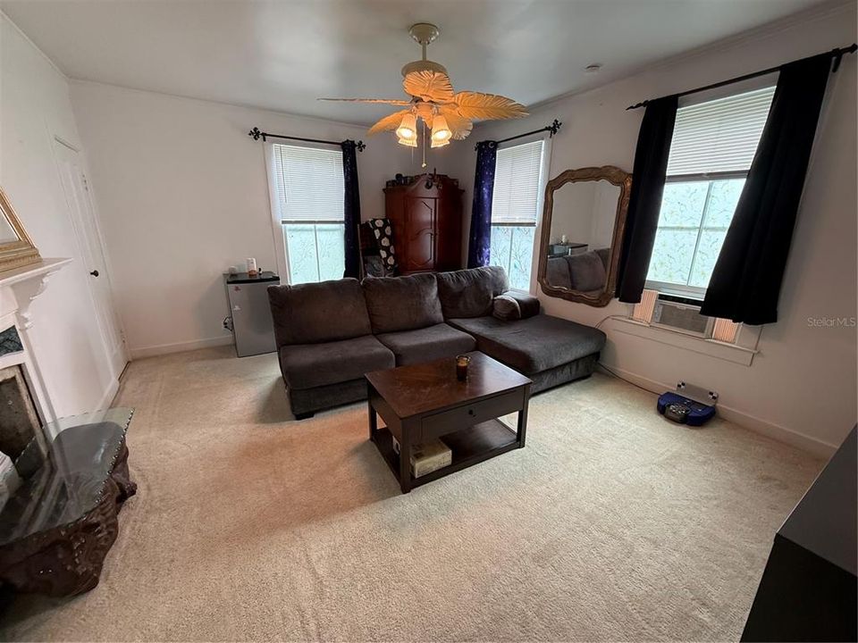 For Sale: $349,900 (4 beds, 2 baths, 1428 Square Feet)