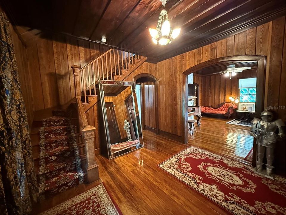 For Sale: $349,900 (4 beds, 2 baths, 1428 Square Feet)