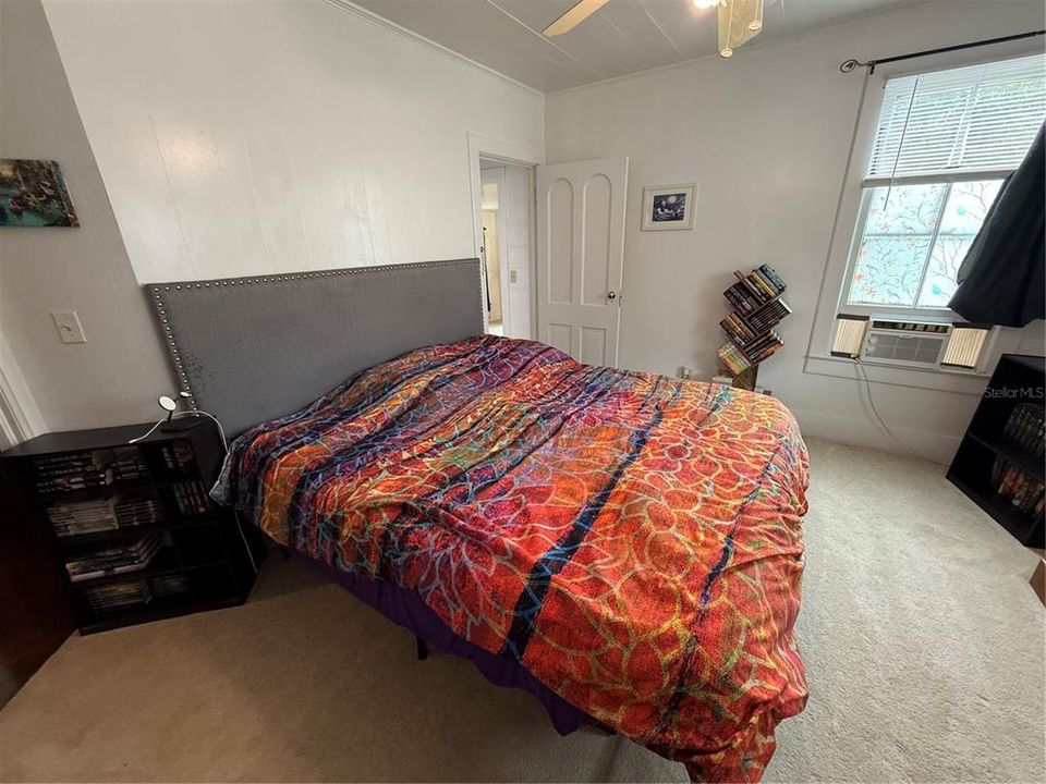 For Sale: $349,900 (4 beds, 2 baths, 1428 Square Feet)