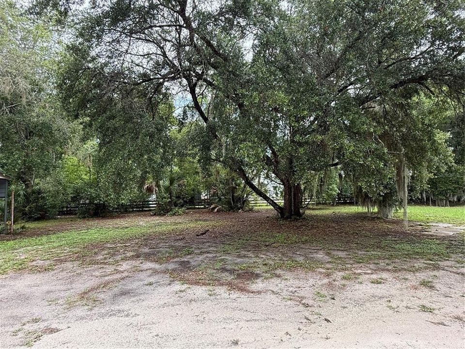 For Sale: $349,900 (4 beds, 2 baths, 1428 Square Feet)