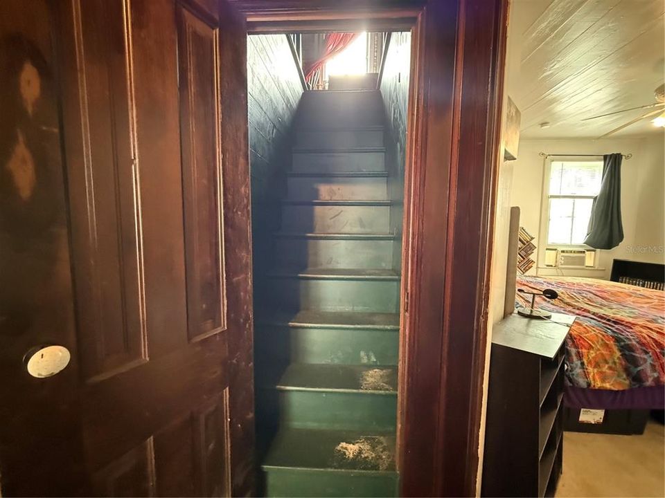 For Sale: $349,900 (4 beds, 2 baths, 1428 Square Feet)