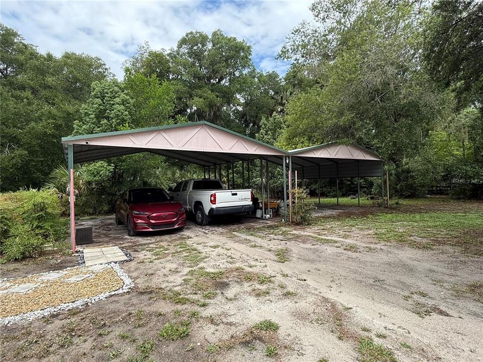 For Sale: $349,900 (4 beds, 2 baths, 1428 Square Feet)